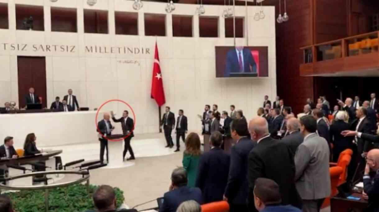 Alpay Özalan ile Ahmet Şık olayı nedir? Meclis'te Alpay Özalan ve Ahmet Şık kavgası nedir?