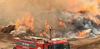 Antalya Kumluca'da Sera Atıkları Toplama Merkezinde Yangın