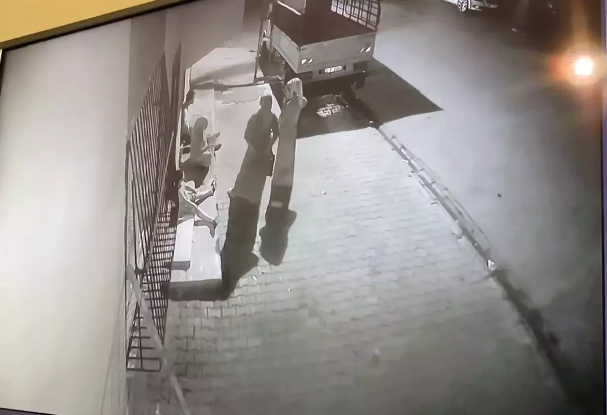 Adana'da aşırı hız nedeniyle meydana gelen kazada 1 çocuk hayatını kaybetti