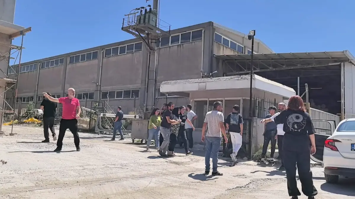 İnegöl'deki Tekstil Fabrikasında Kimyasal Sızıntı: 11 İşçi Hastanede Tedavi Altına Alındı