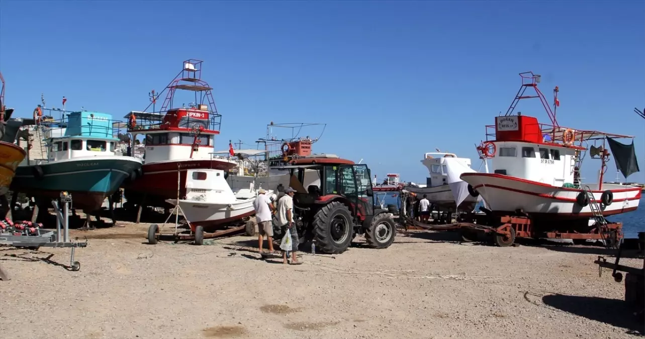 Sinop'ta Balıkçılar, Yeni Balık Avı Sezonuna Hazırlanıyor