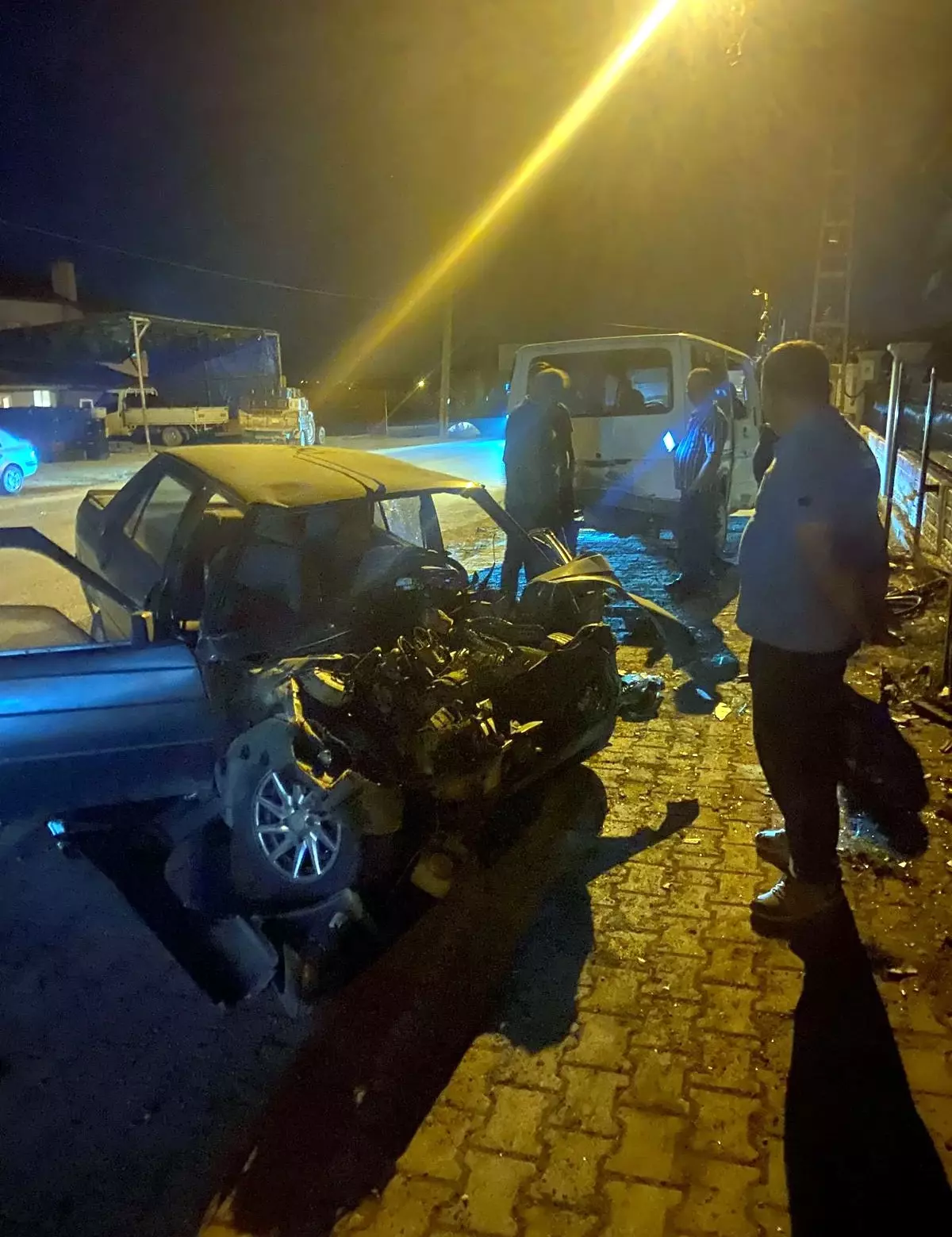 TOKAT'ta otomobil minibüse çarptı: 3 yaralı