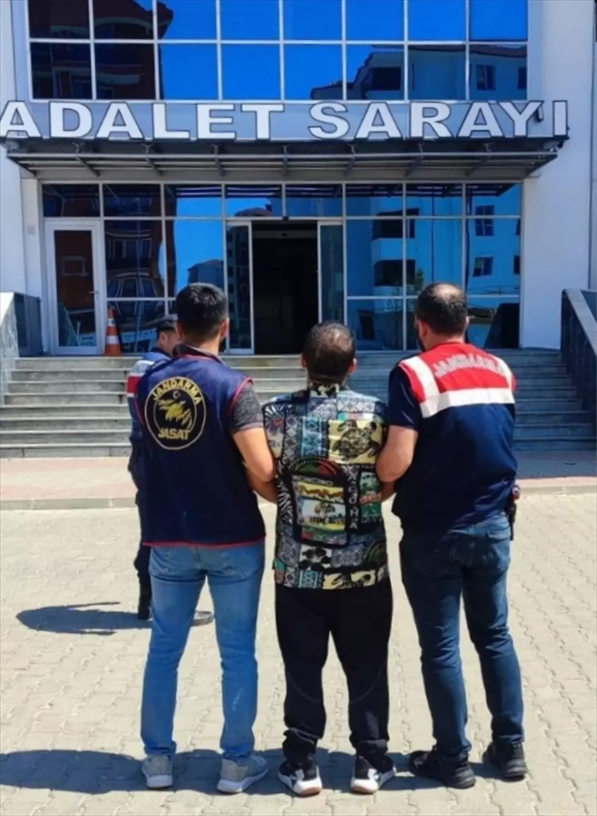 Yunanistan'a kaçmaya hazırlanan suç örgütü elebaşı Edirne'de yakalandı