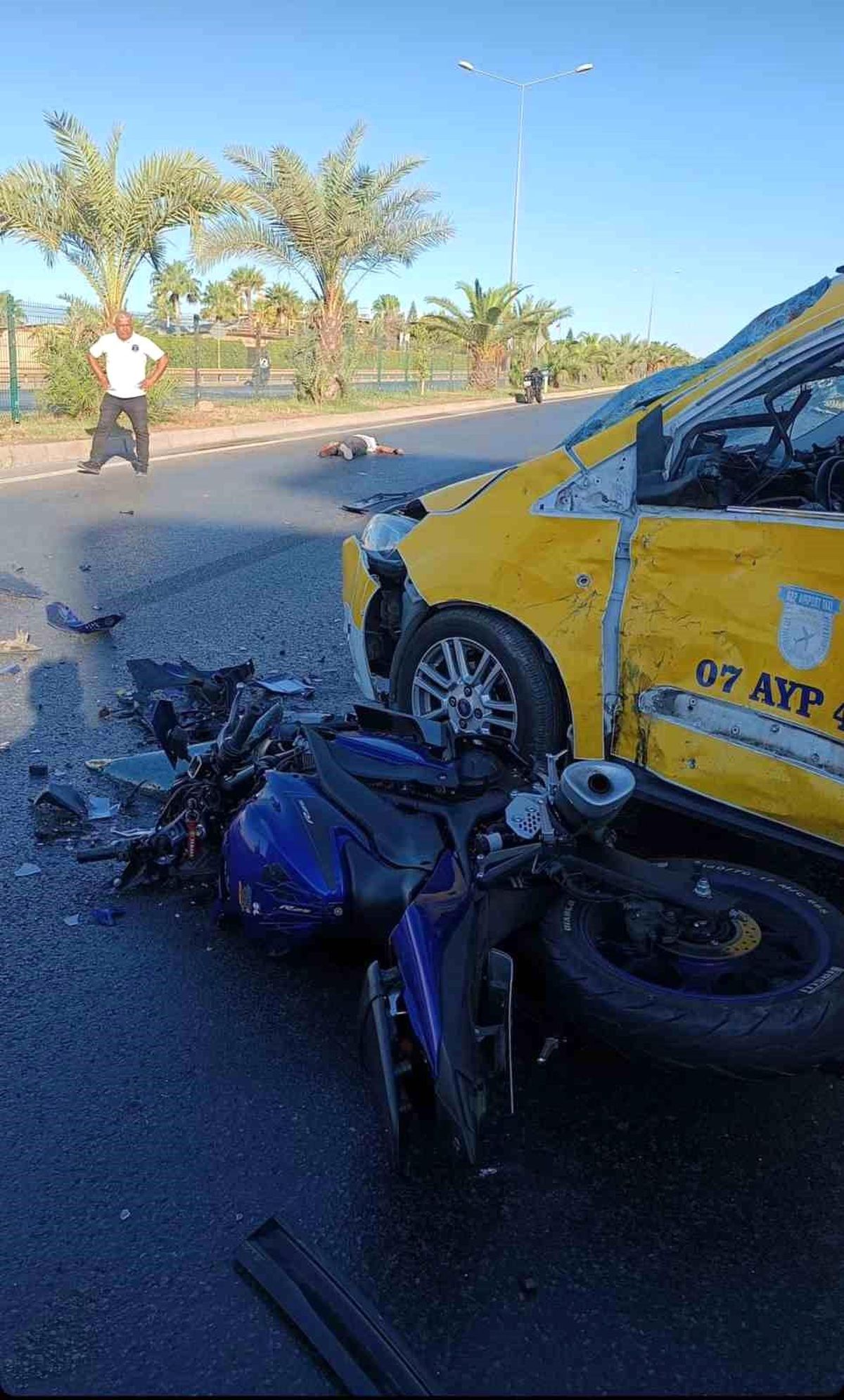Alanya'da Ticari Taksiye Çarpan Motosiklet Sürücüsü Hayatını Kaybetti