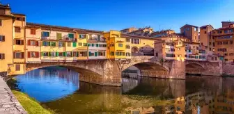 İtalya'da Ponte Vecchio Köprüsüne İsim Yazan Alman Turistlere Yüksek Para Cezası