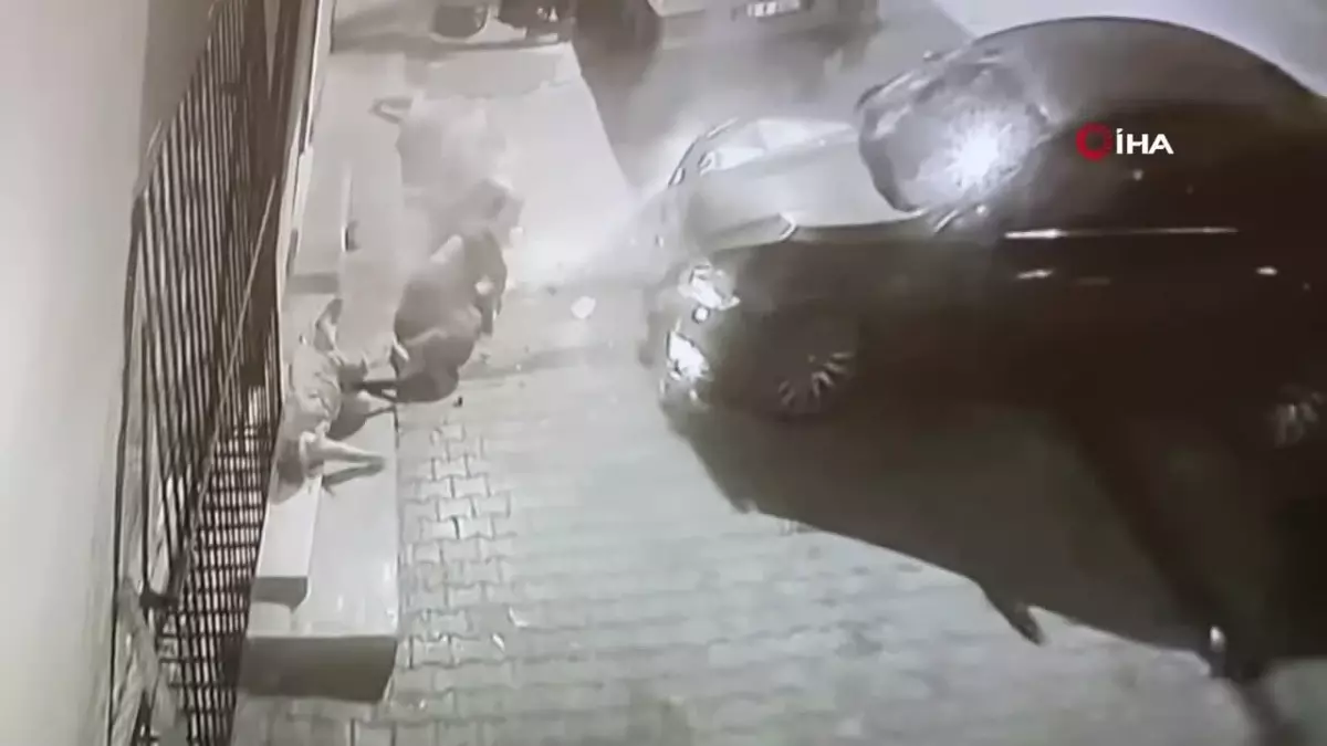 Minik Baran'ın öldüğü kazada mahalleli otomobili parçaladı