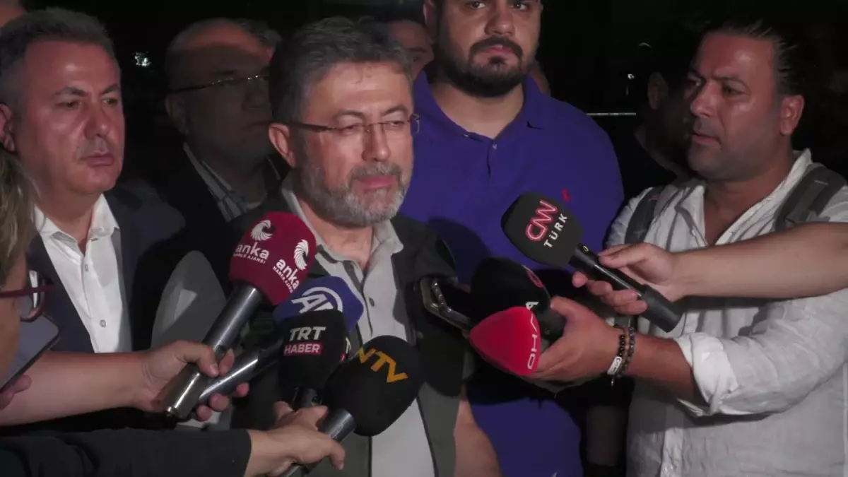 Tarım ve Orman Bakanı Yumaklı: Ülkemizde 72 yangın çıktı