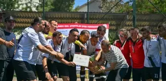 Bornova Hasan Tahsin İş Okulu Gençlik ve Spor Kulübü Türkiye Özel Sporcular Futbol Şampiyonası'nda birinci oldu