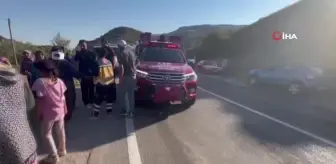 Amasya'da tarım işlerini taşıyan minibüs otomobille çarpıştı: 14 yaralı