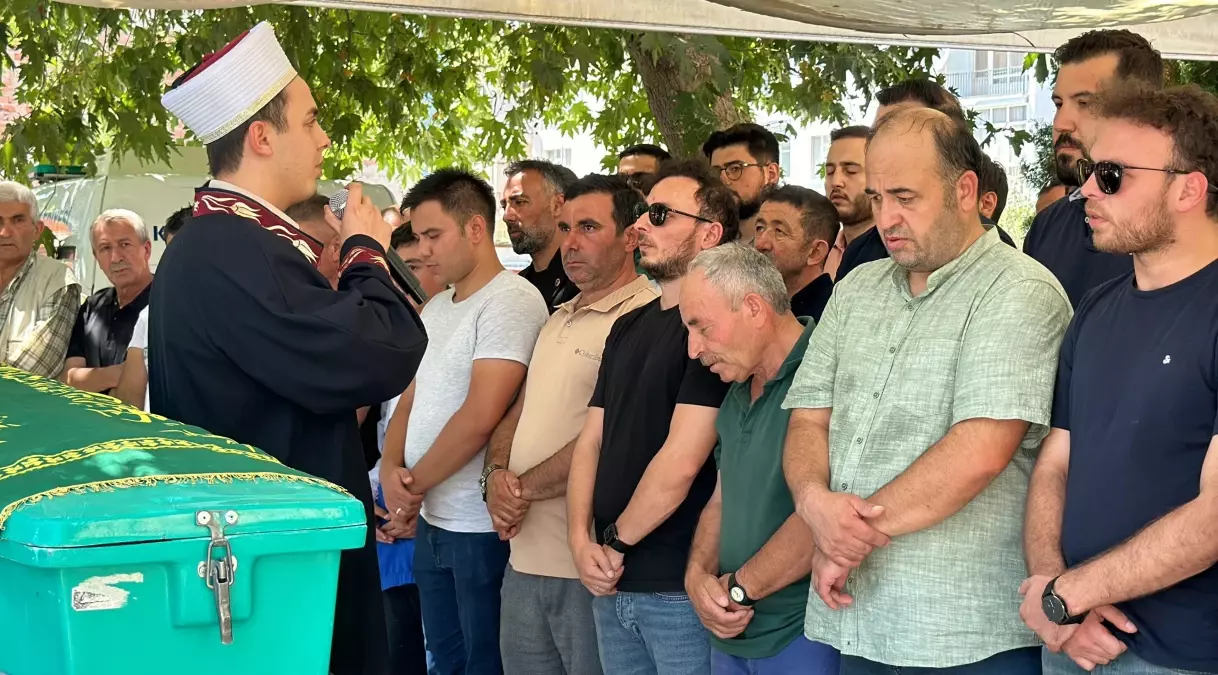 Kütahya'da Düğün Salonundan Çıkan Çift Kaza Sonucu Hayatını Kaybetti