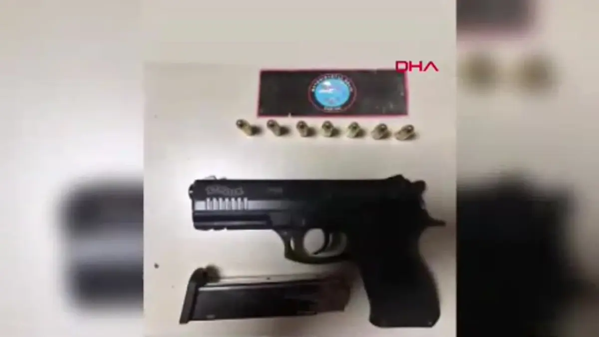 İzmir'de Motosikletli Polis Timleri Uyuşturucu ve Silah Operasyonu Yaptı