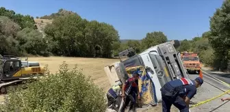 Kütahya'da Kamyon Şarampole Devrildi, Sürücü Hayatını Kaybetti