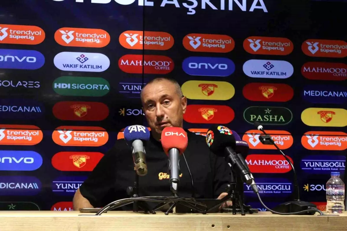 Göztepe Teknik Direktörü Stoilov: Fenerbahçe maçı futbol savaşıydı