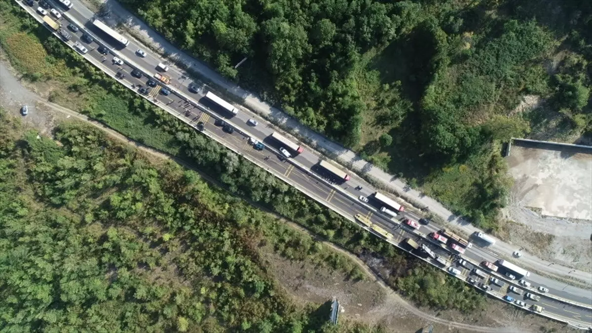 Bolu Dağı'nda Zincirleme Trafik Kazası: 1 Ölü, 7 Yaralı