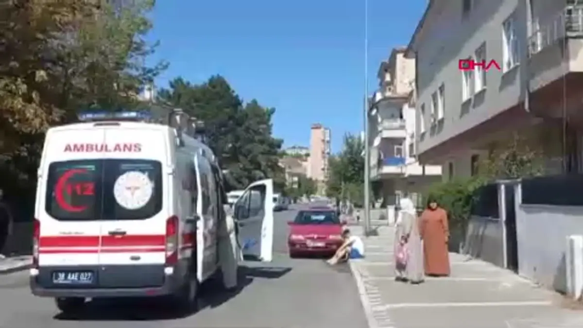 Kayseri'de Para İstemekten Vazgeçmeyen Genç, Annesinin Oturduğu Binayı Ateşe Verdi