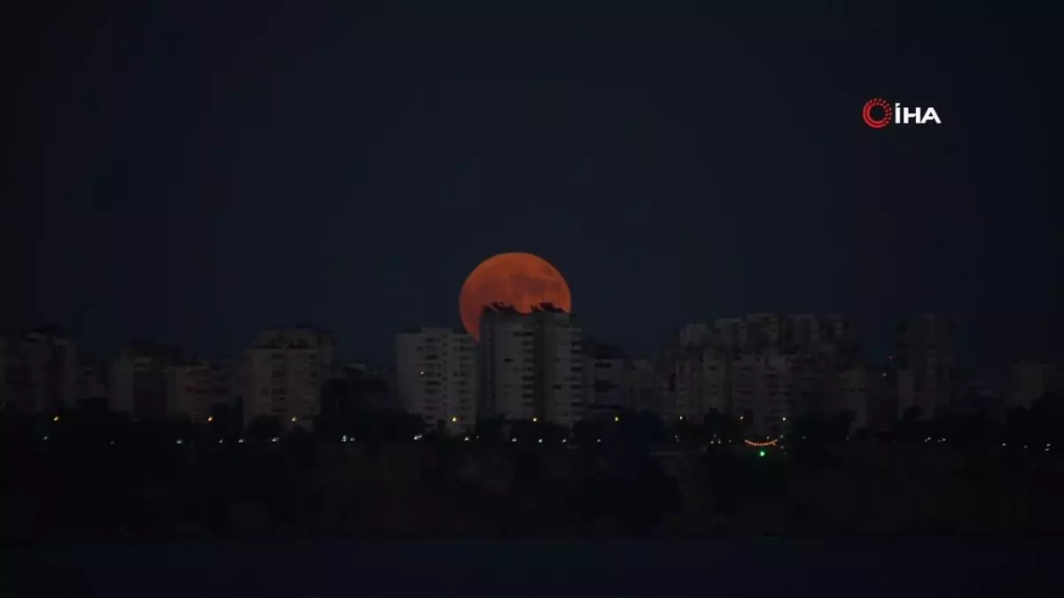 Antalya'da Süper Ay manzarası hayran bıraktı