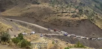 Hakkari'de Kamyonet Şarampole Devrildi: 7 Yaralı