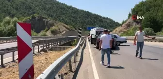 Amasya'da 2 otomobil çarpıştı: 1'i çocuk 3 yaralı