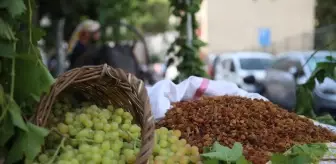 Manisa'da Sezonun İlk Çekirdeksiz Kuru Üzüm Alımı Törenle Başladı