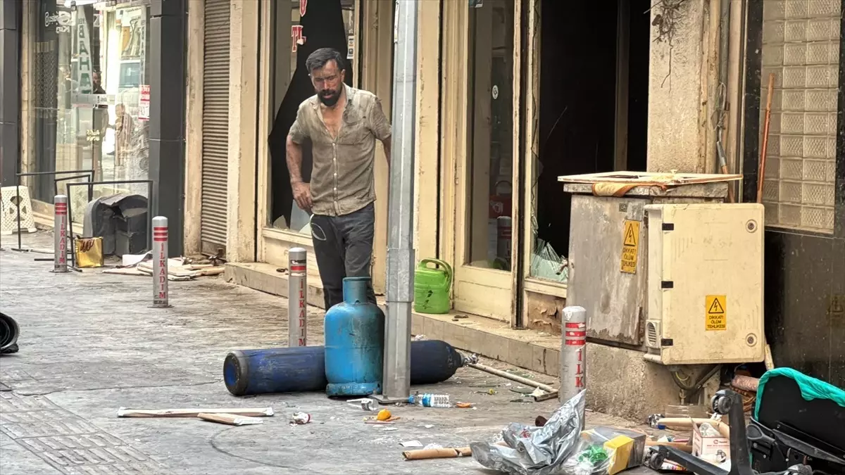 Samsun'da hurda bulunan iş yerinde yangın çıktı