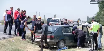 Erzincan'da Otomobil Şarampole Düştü: 4 Yaralı