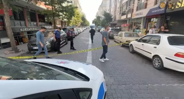 Görüntüler İstanbul'dan! Dükkanlara yapılan saldırıdan son anda kurtuldu