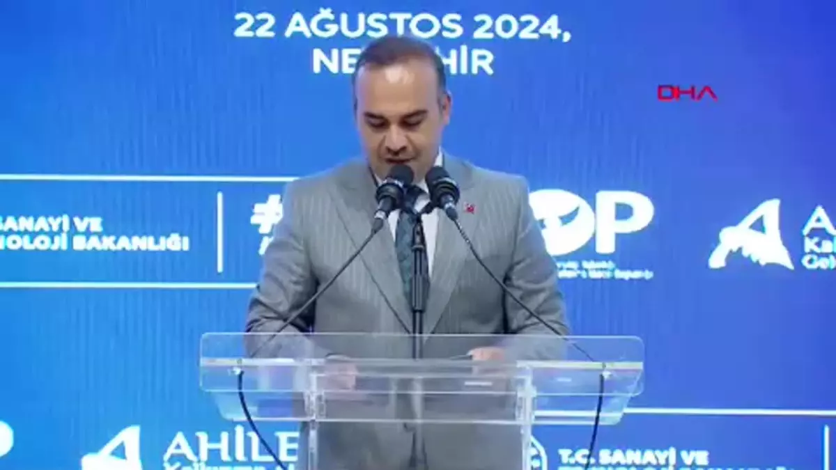 Sanayi ve Teknoloji Bakanı Kacır, Niğde'de açılış ve temel atma töreninde konuştu