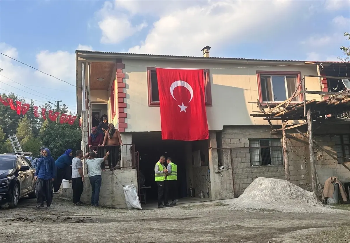 İstanbul'da trafik denetimi sırasında şehit olan polis memurunun ailesine acı haber