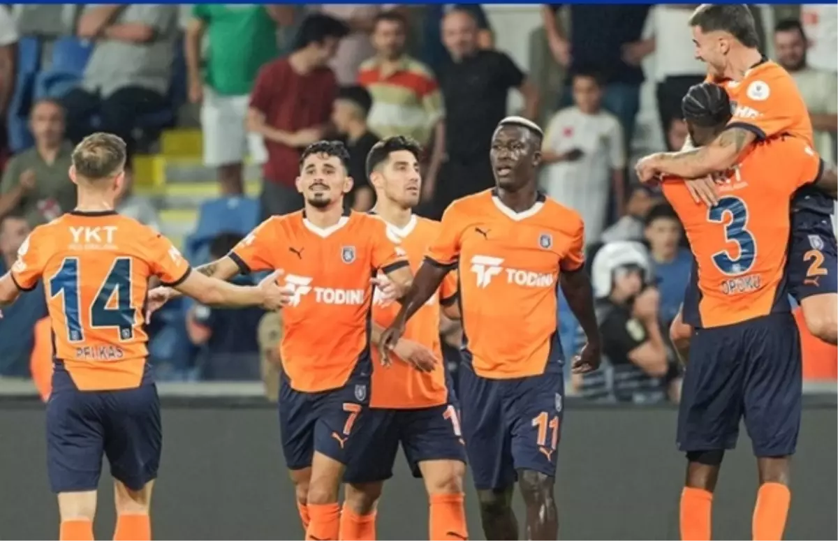 St. Patricks Başakşehir maçı kaç kaç, bitti mi? MAÇ SKORU! Play Off St. Patricks Başakşehir maçı kaç kaç, canlı maç skoru!