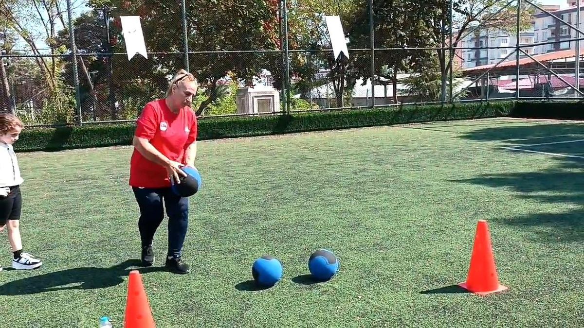 65 yaşındaki İlknur Emniyet BESYO parkurunda gençlere taş çıkardı