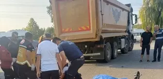 Düzce'de Kamyonla Motosiklet Çarpışması: 1 Ölü, 1 Yaralı