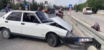 Freni patlayan TOFAŞ otomobil önce bariyere ardından önündeki otomobile çarptı: 1 yaralı