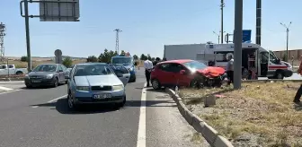 Kütahya'da Kavşakta Otomobil Kazası: 6 Yaralı