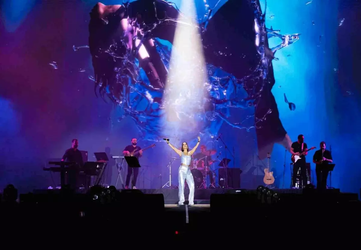 Tuğba Yurt, Erzurum Kültür Yolu Festivali'nde Gençleri Coşturdu