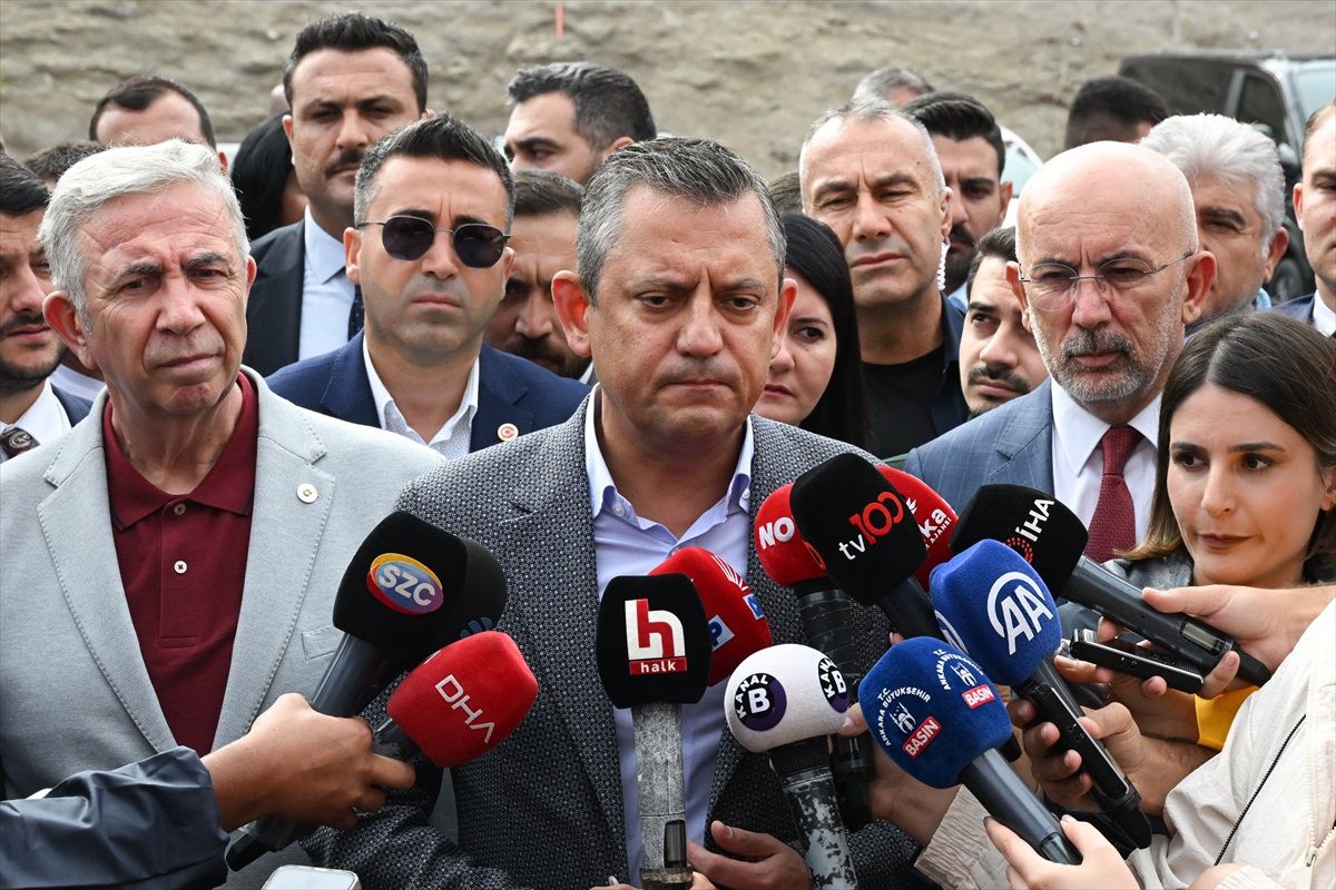 CHP Genel Başkanı Özgür Özel: İstanbul Vaniköy'deki izinsiz inşaat mühürlendi