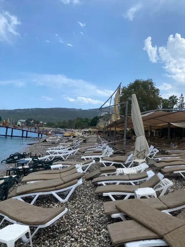 Sunbeds flew away, tents were torn off! Holidaymakers' storm panic caught on camera