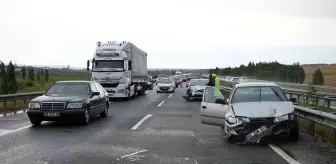 Kırıkkale'de Yağmur Sebebiyle Zincirleme Trafik Kazası: 4 Yaralı