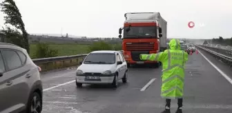 Kırıkkale'de yağmur kazaya davetiye çıkardı: 3 araç çarpıştı, 4 yaralı