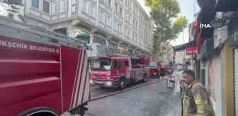 Tarihi Kapalıçarşı'da korkutan yangın