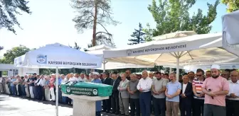 Abdullah Gül, Halasının Cenaze Törenine Katıldı