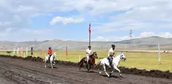 Ardahan'da Geleneksel Rahvan Atları Yarışları'nda Final Heyecanı