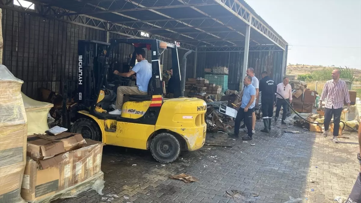 Ayvalık'ta Seramik Fabrikasında Yangın