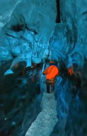 Ice cave collapsed in Iceland: 1 tourist died, 2 tourists missing