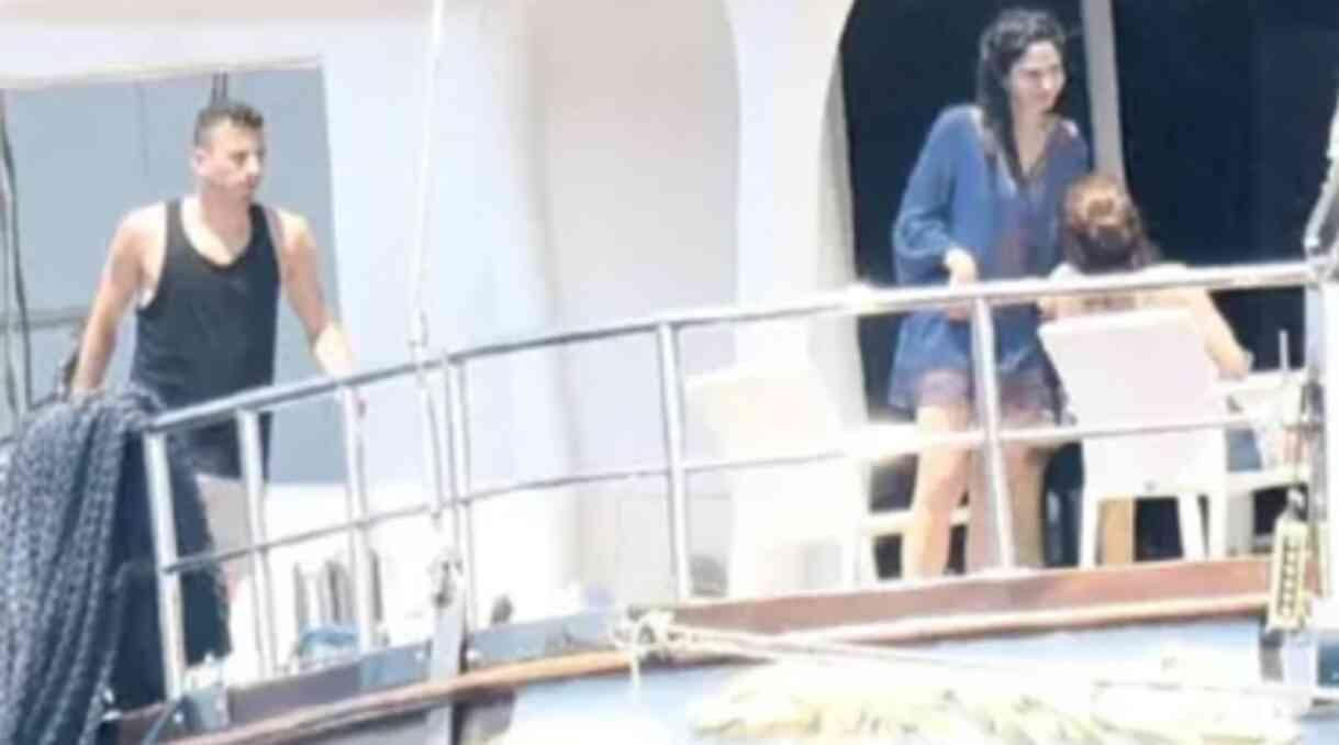 Oğuzhan Özyakup Demet Özdemir ile sevgili miydi, neden ayrıldı? Oğuzhan Özyakup Demet Özdemir ile sevgili miydi, neden ayrıldı?