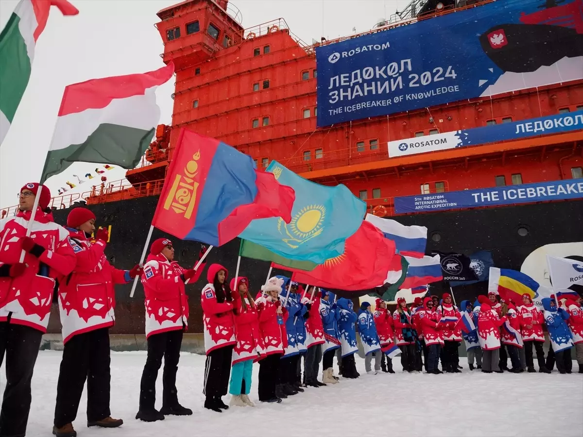 Rosatom'un Bilgi Buzkıranı Kuzey Kutbu keşif gezisi sona erdi