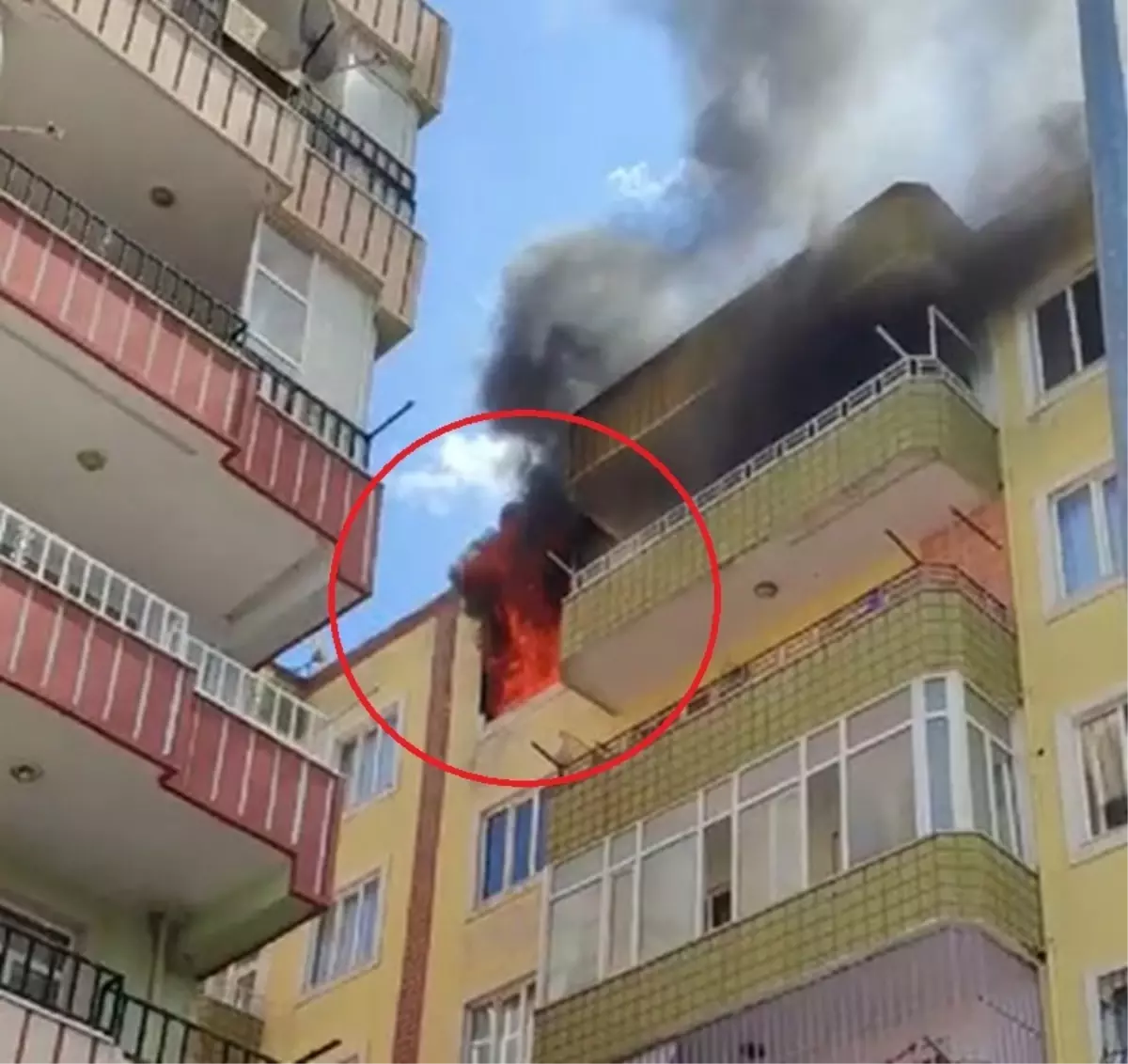 Diyarbakır'da Apartman Yangını: 1 Kişi Dumandan Etkilendi