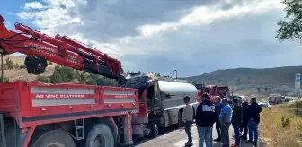 Çankırı'da devrilen akaryakıt tankerinin kaldırılmasıyla kara yolu ulaşıma açıldı