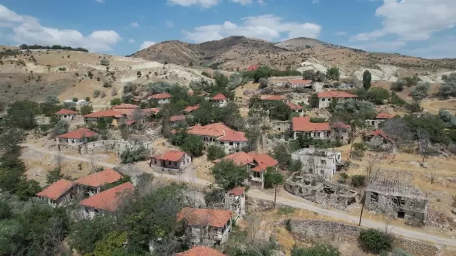 Terrifying scene in the haunted village! 'We went wondering if we would see a paranormal case'