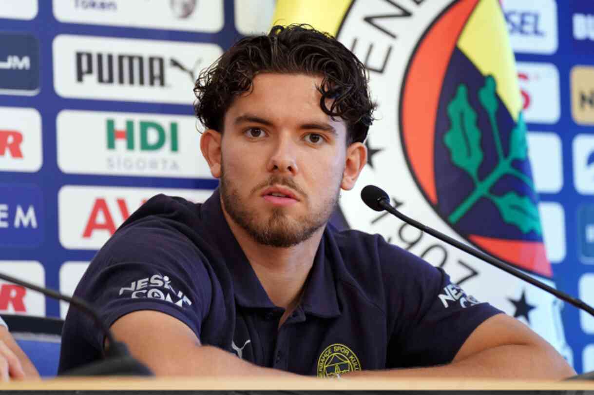 Ferdi Kadıoğlu ne kadara transfer oldu, kaça gitti? KAP açıklaması Ferdi Kadıoğlu ne kadara transfer oldu, kaça gitti? KAP açıklaması
