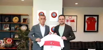 Gençlik ve Spor Bakanı Yardımcısı Dr. Enes Eminoğlu, TFF Başkanı İbrahim Ethem Hacıosmanoğlu'nu ziyaret etti